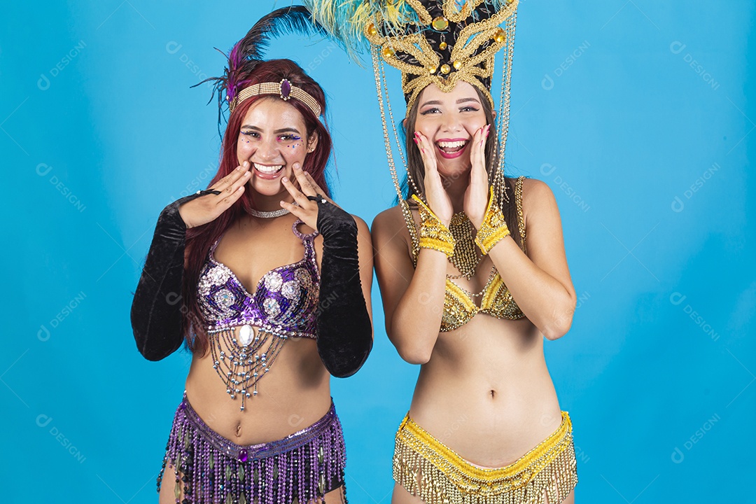Lindas mulheres fantasiadas para o carnaval