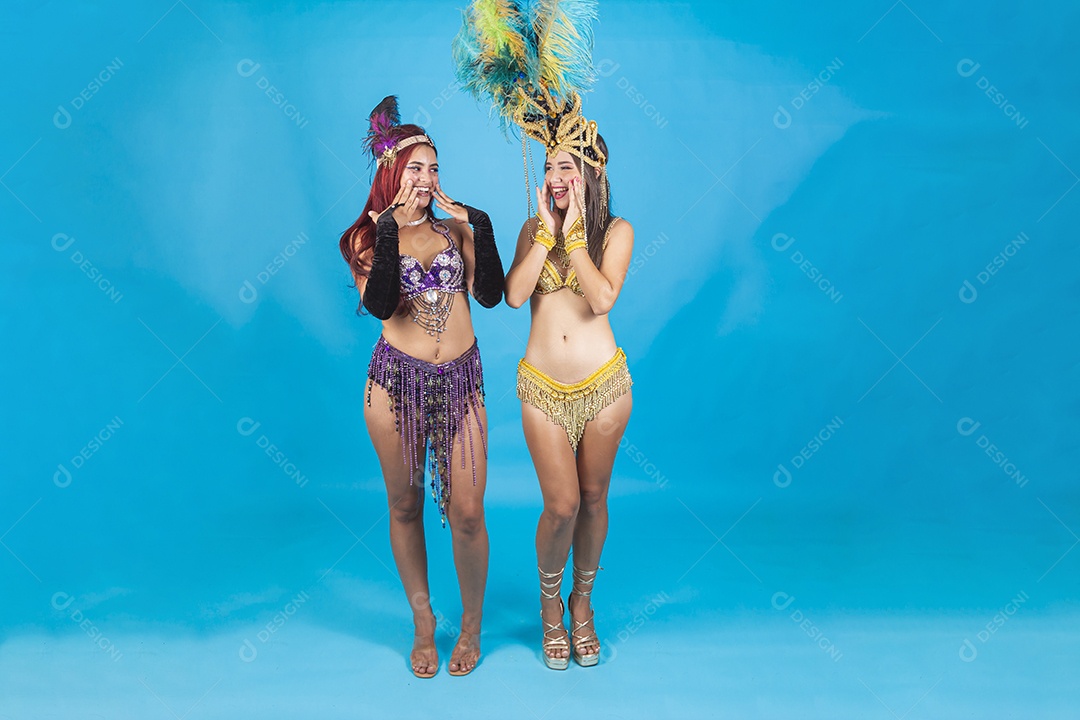 Lindas mulheres fantasiadas para o carnaval