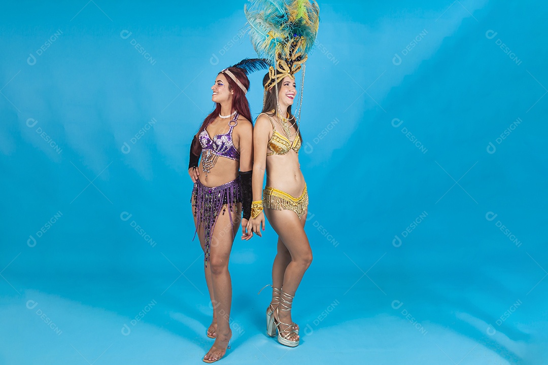 Lindas mulheres fantasiadas para o carnaval