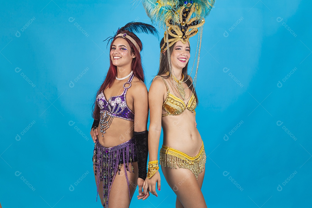 Lindas mulheres fantasiadas para o carnaval