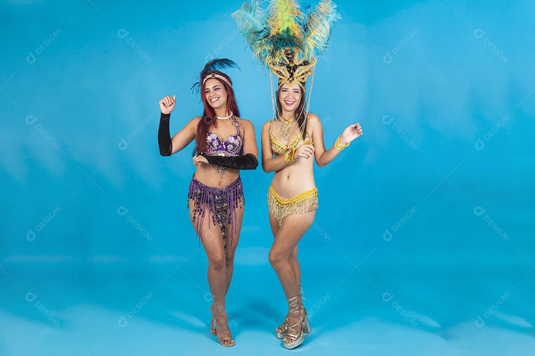Lindas mulheres fantasiadas para o carnaval