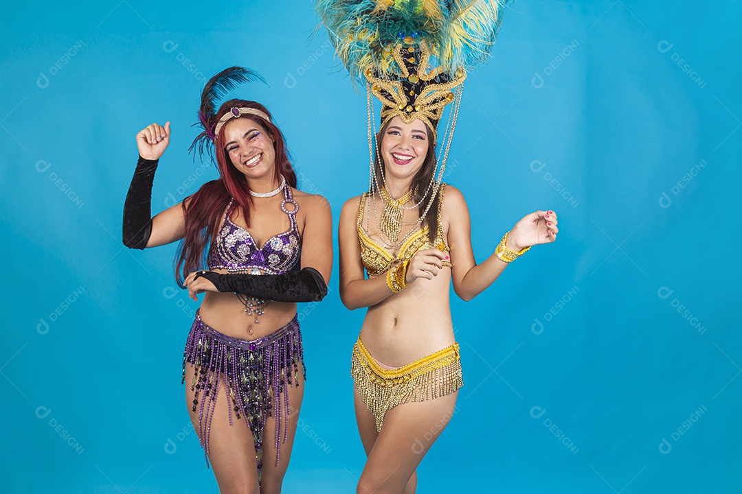 Lindas mulheres fantasiadas para o carnaval