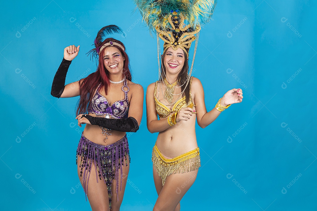Lindas mulheres fantasiadas para o carnaval