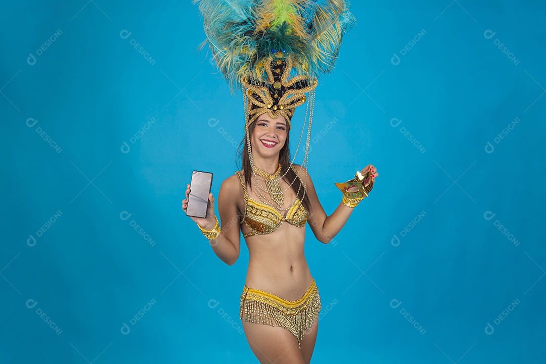 Linda mulher fantasiada para o carnaval