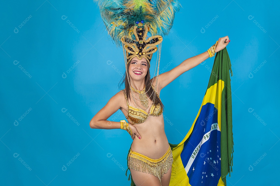 Linda mulher fantasiada para o carnaval