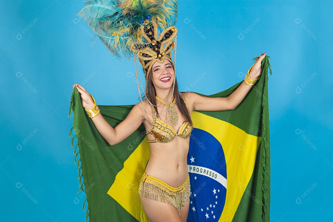 Linda mulher fantasiada para o carnaval