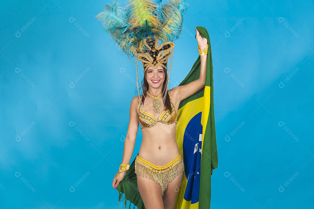 Linda mulher fantasiada para o carnaval