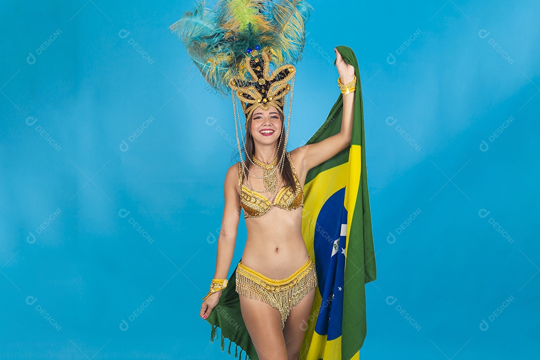 Linda mulher fantasiada para o carnaval