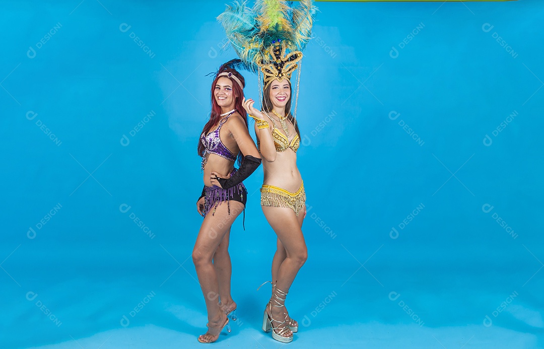 Lindas mulheres fantasiadas para o carnaval