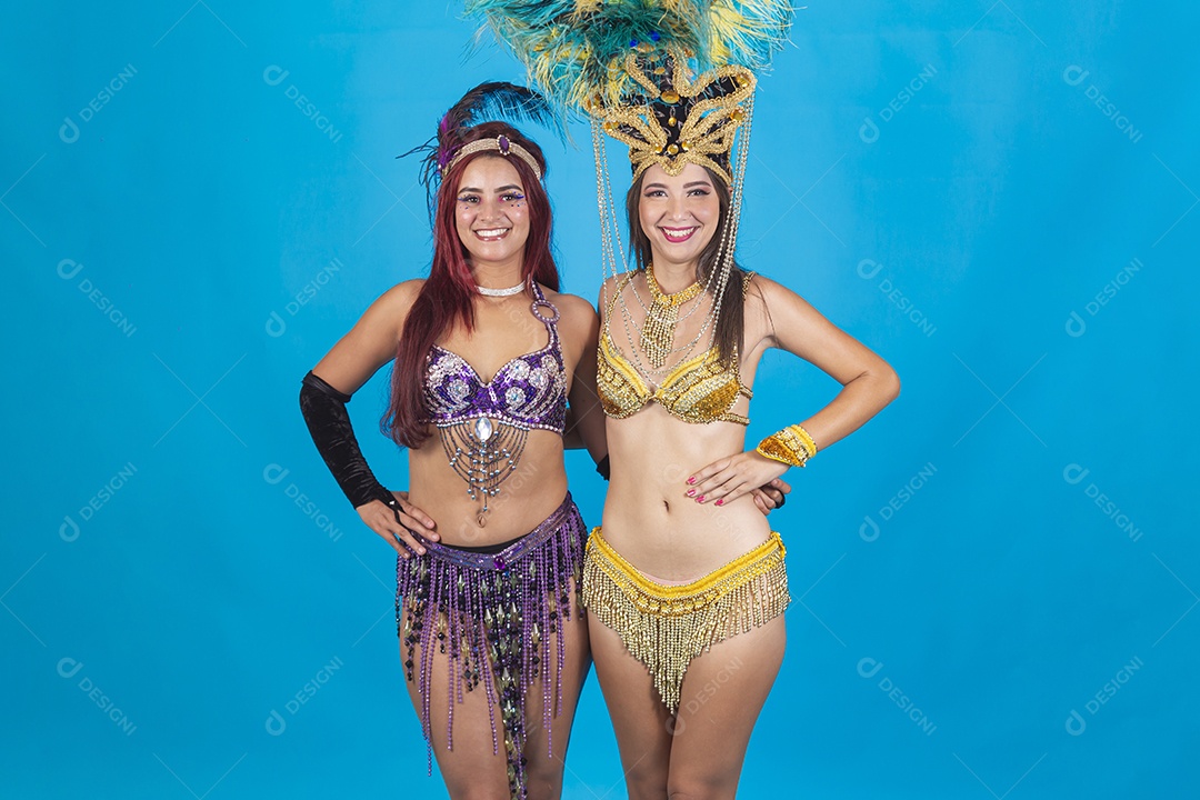 Lindas mulheres fantasiadas para o carnaval