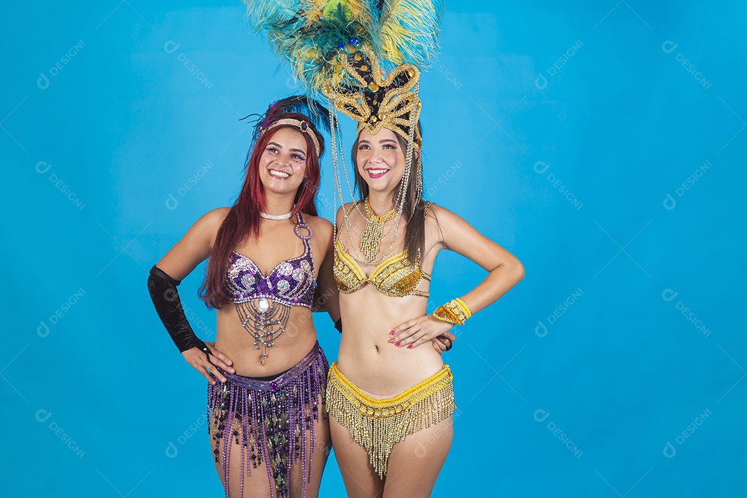Lindas mulheres fantasiadas para o carnaval
