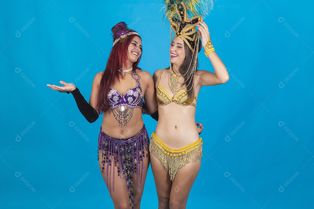 Lindas mulheres fantasiadas para o carnaval