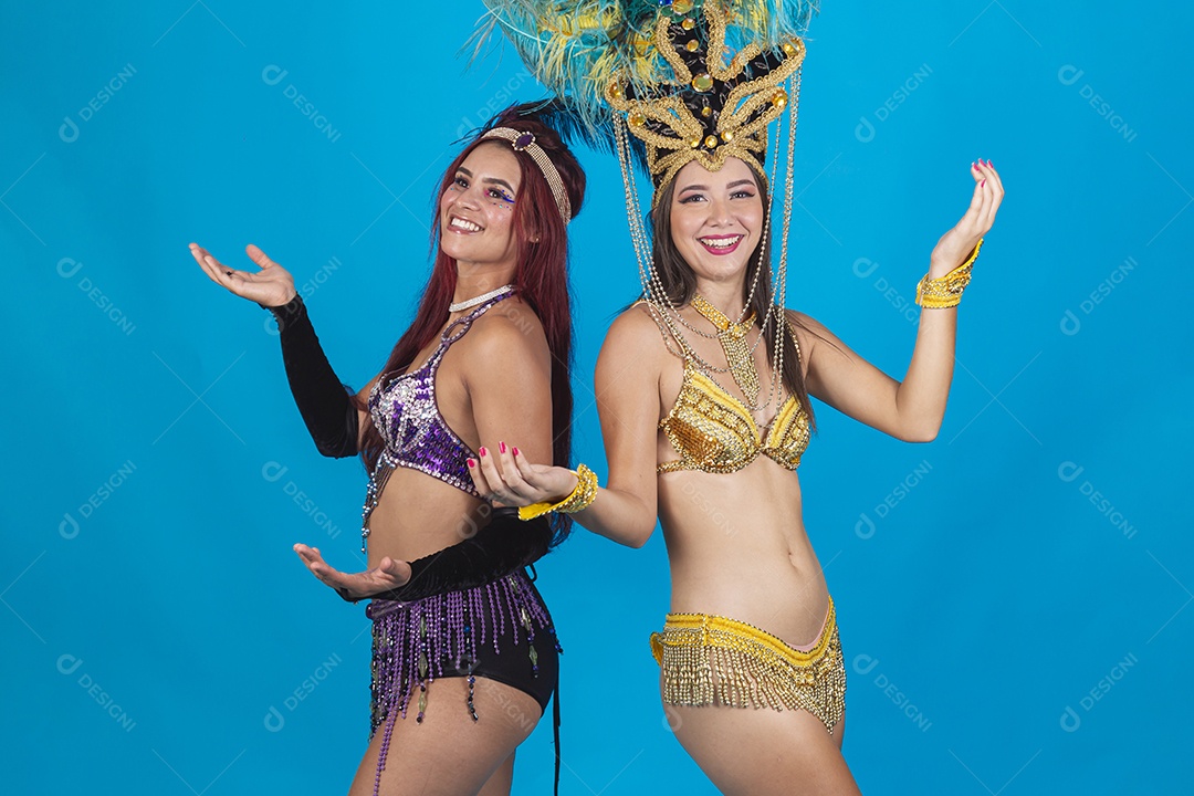 Lindas mulheres fantasiadas para o carnaval