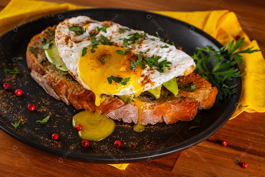 Sanduíche com fatia de pão italiano