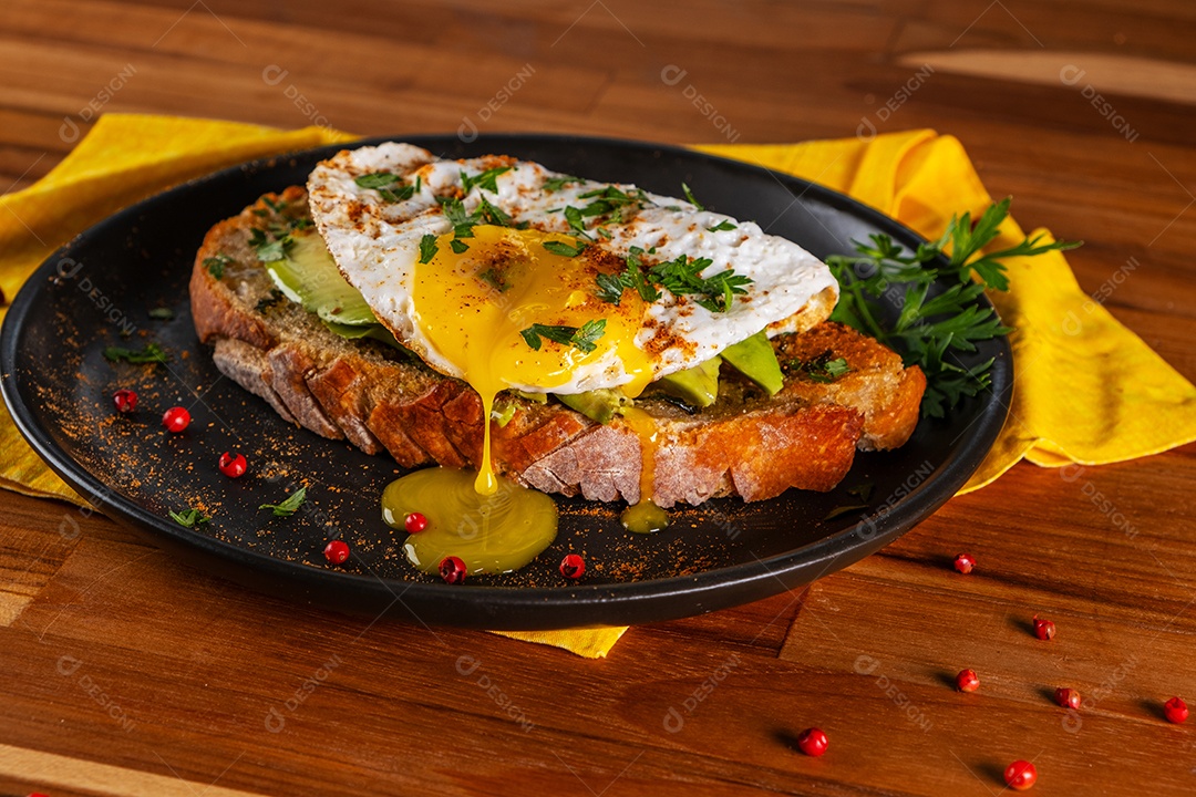 Sanduíche com fatia de pão italiano