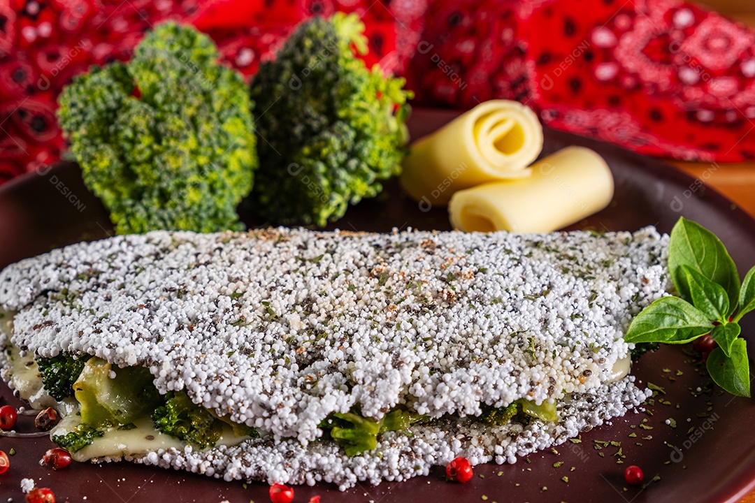 Tapioca recheada com mussarela e brócolis