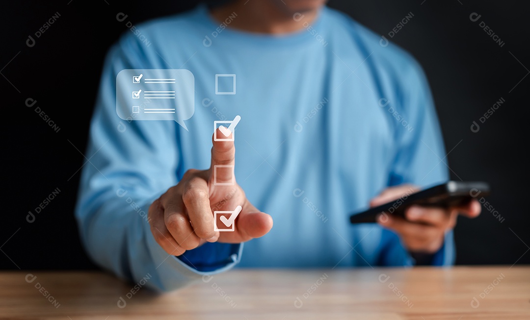 Homem jovem empresário em seu escritório