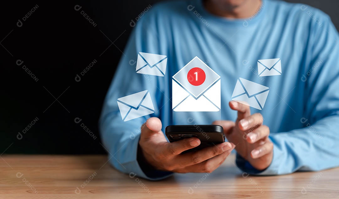 Homem jovem empresário em seu escritório