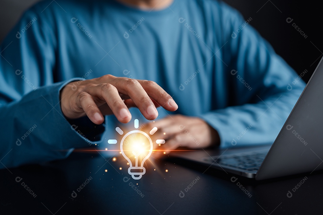 Homem jovem empresário em seu escritório