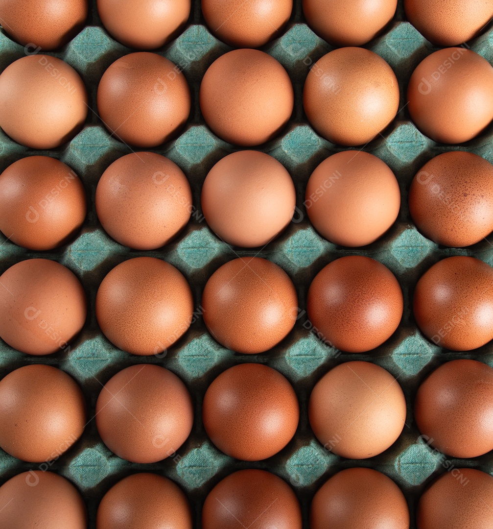 Caixa de ovo marrom de perto