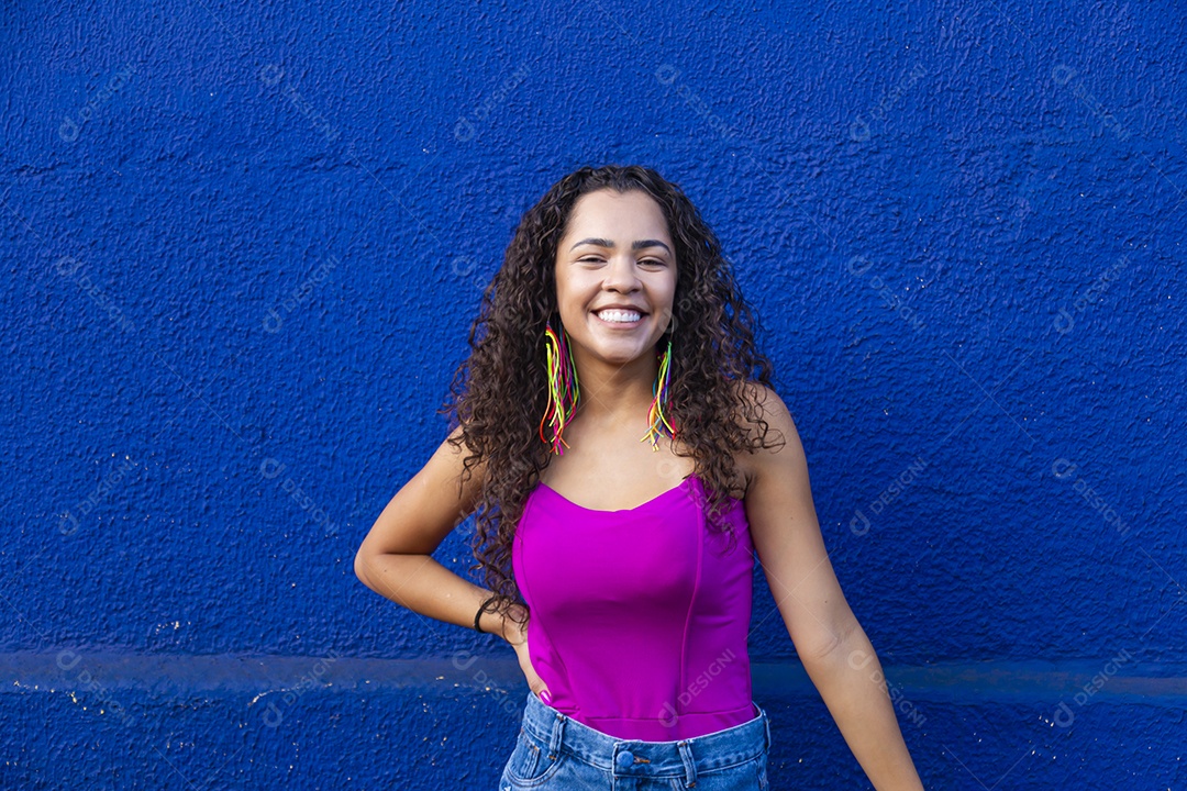 Linda mulher fantasiada para o carnaval