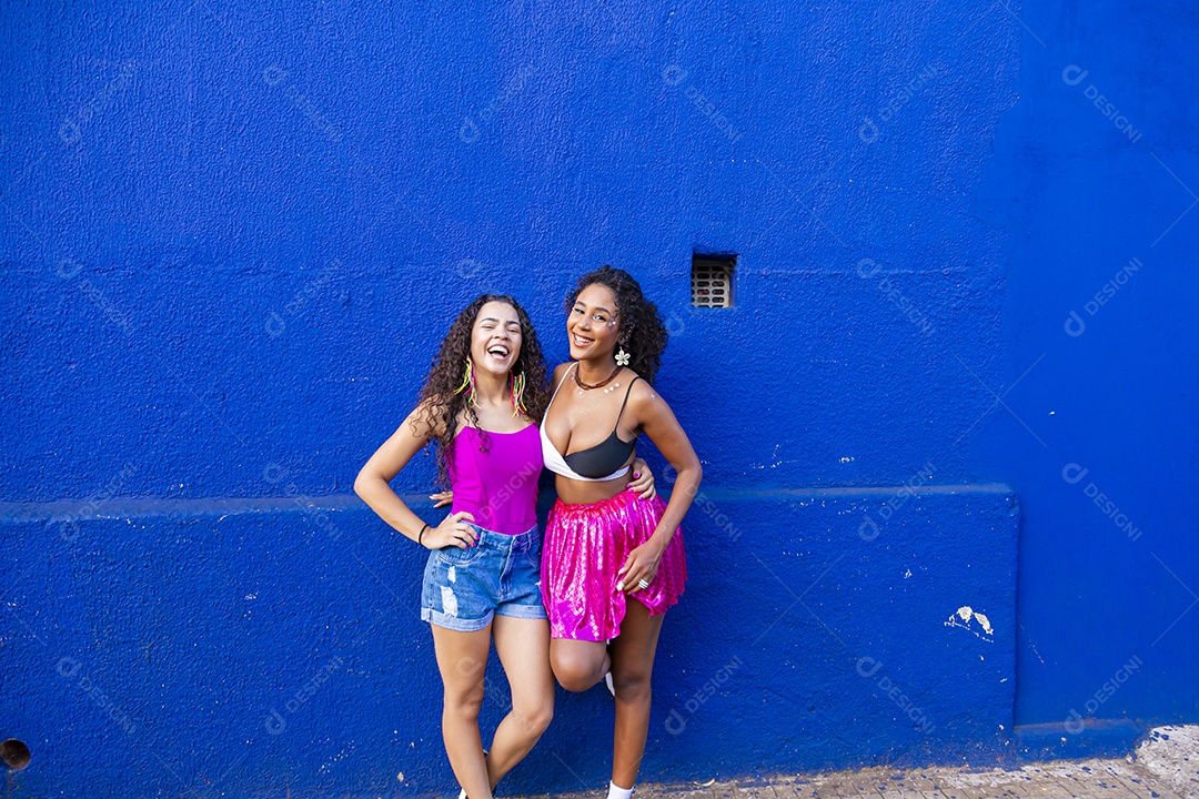 Lindas mulheres fantasiadas para o carnaval