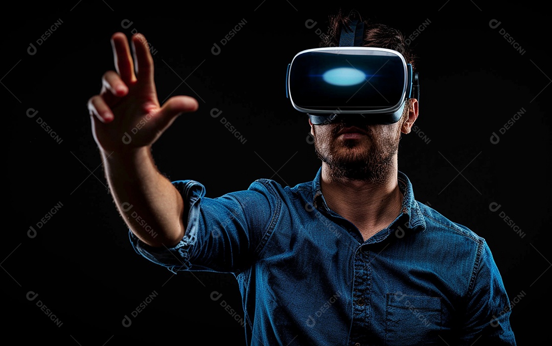 Homem americano com óculos VR jogando videogame com fundo sólido