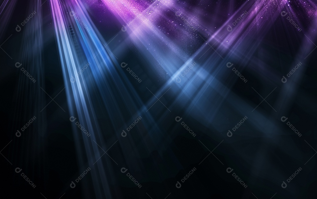 Feixes azuis e violetas de luz laser brilhante brilhando