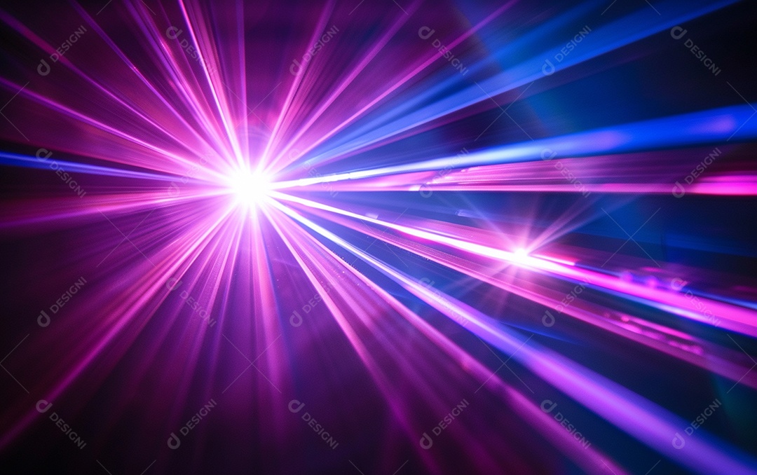 Feixes azuis e violetas de luz laser brilhante brilhando