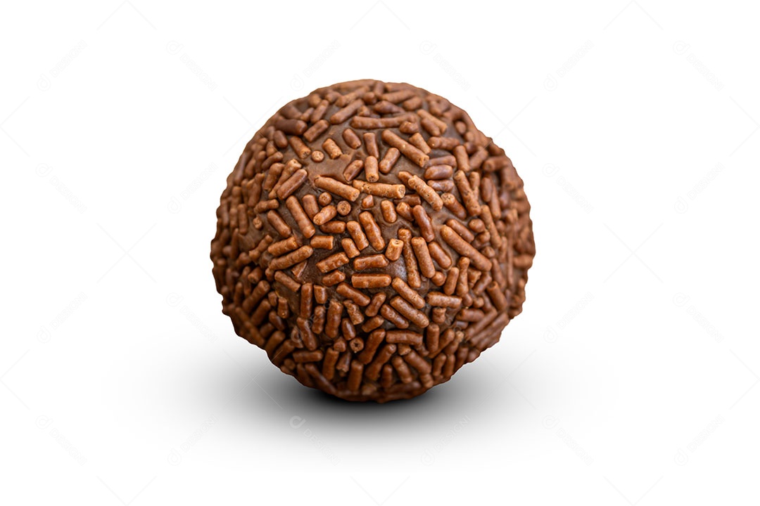 Brigadeiro, sobremesa de lanche doce brasileiro em um fundo branco