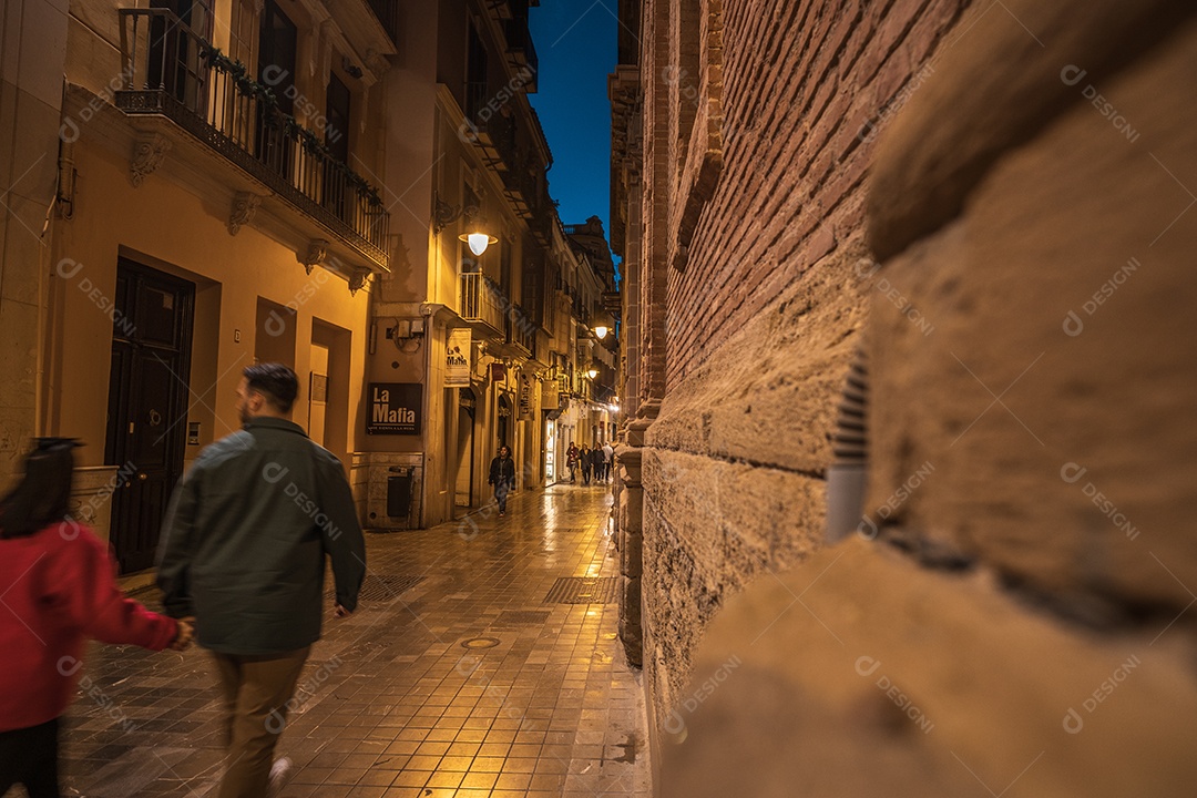 Zona Thyssen à noite bairro famoso no centro de Málaga