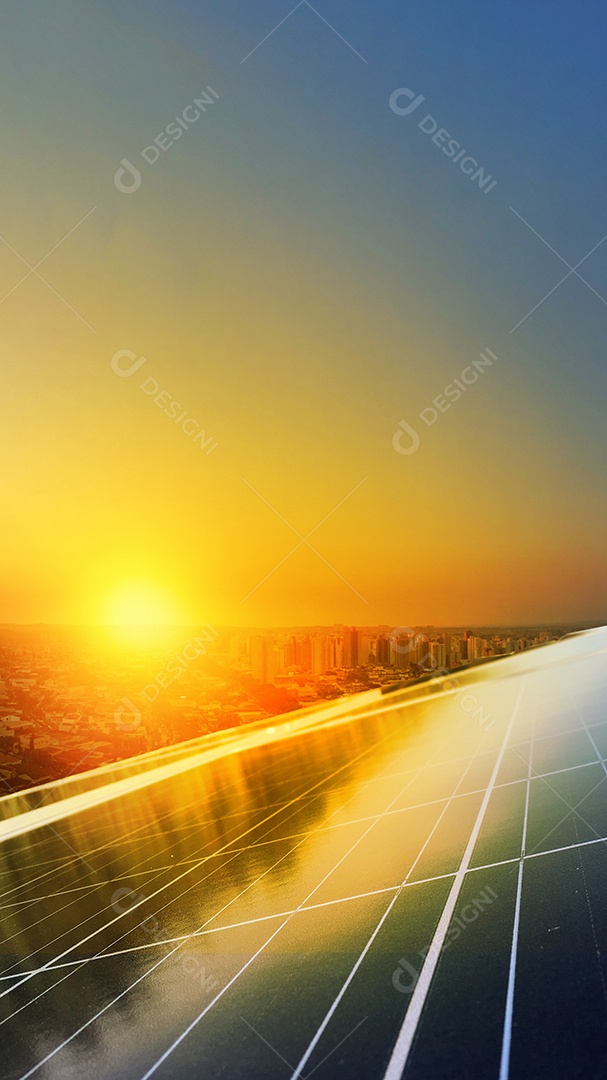 Painel fotovoltaico de energia solar em um telhado