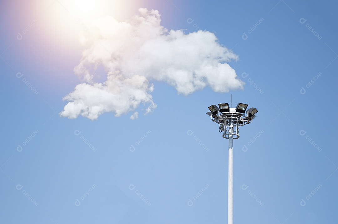 Poste de luz que pode espalhar a luz em todas as direções