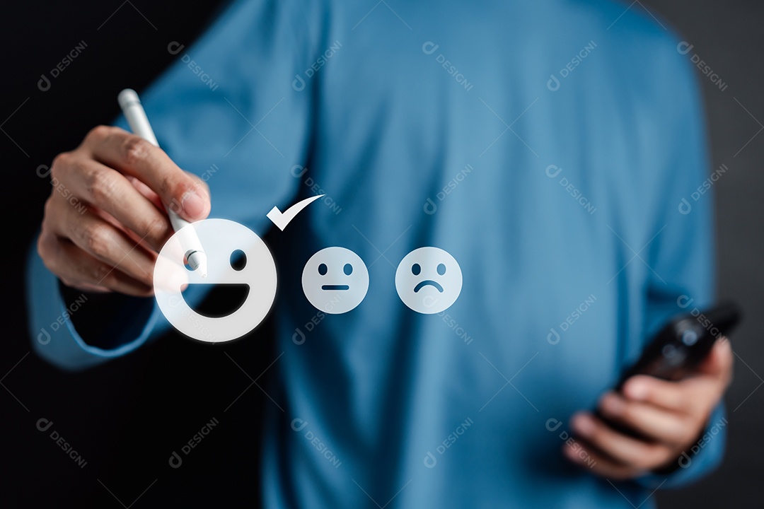 Homem jovem empresário em seu escritório