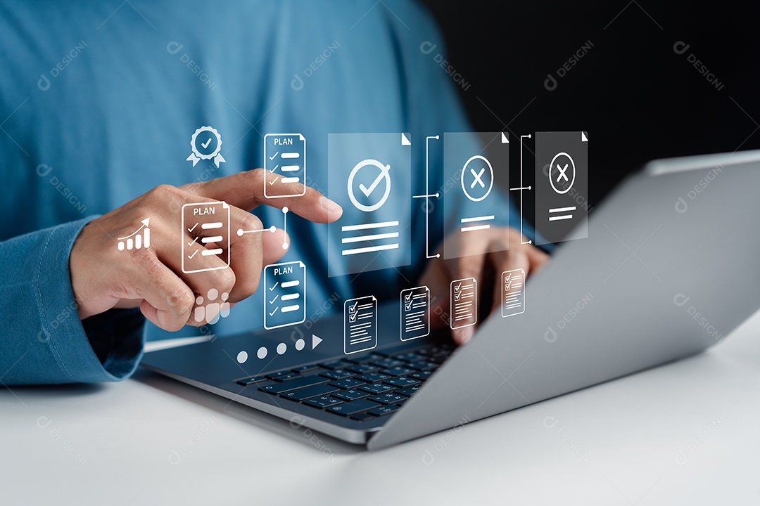 Homem jovem empresário em seu escritório