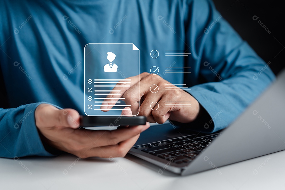 Homem jovem empresário em seu escritório