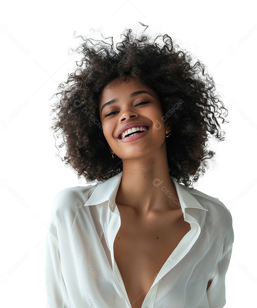 Mulher Mulata Negra Feliz Com Cabelos Crespos Cacheados e Fundo Branco Isolado