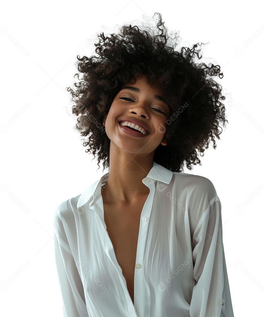 Mulher Mulata Negra Feliz Com Cabelos Crespos Cacheados e Fundo Branco Isolado