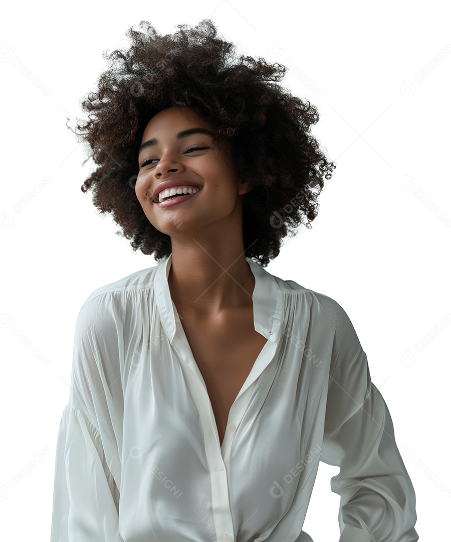 Mulher Mulata Negra Feliz Com Cabelos Crespos Cacheados e Fundo Branco Isolado