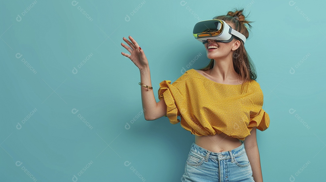 Jovem muito animada usando óculos de realidade virtual