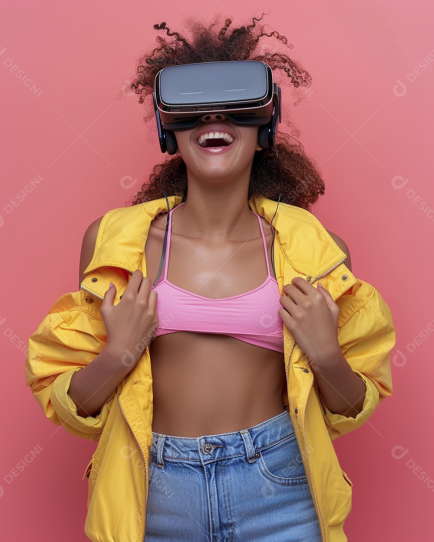 Jovem muito animada usando óculos de realidade virtual