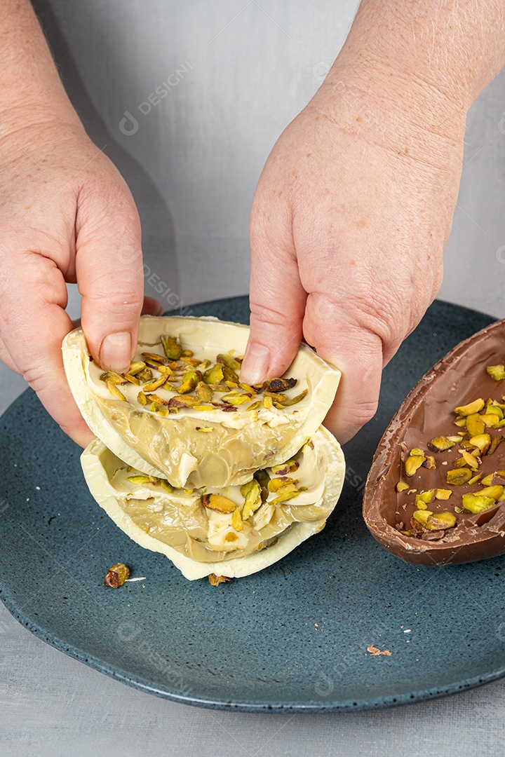 Ovos de páscoa com pistache