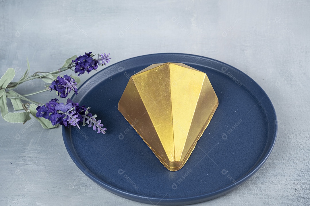 Ovos de páscoa diamante dourado