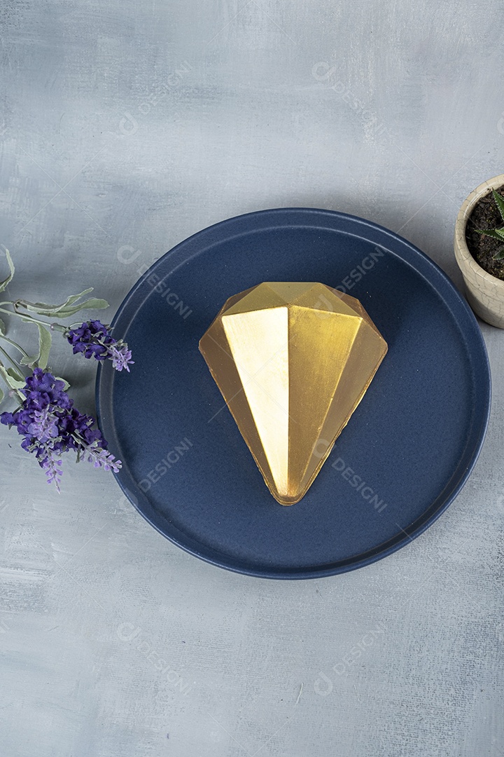 Ovos de páscoa diamante dourado