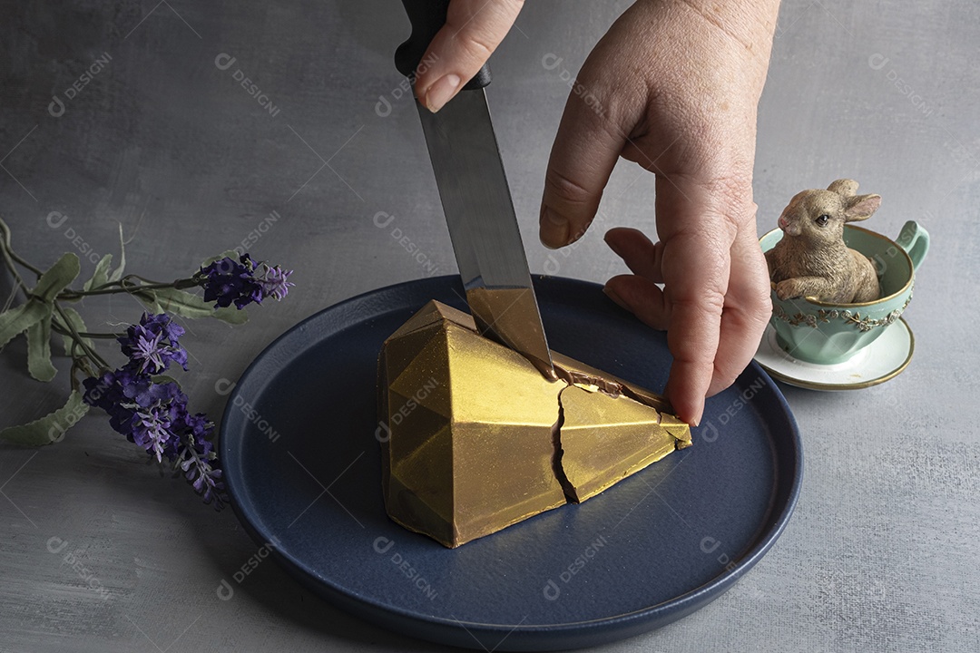 Ovos de páscoa diamante dourado