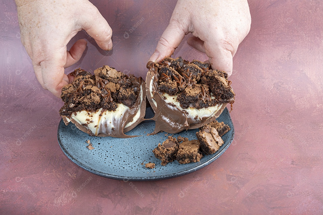 Ovos de páscoa recheio de brigadeiros e brownie