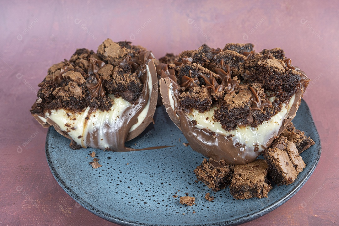Ovos de páscoa recheio de brigadeiros e brownie