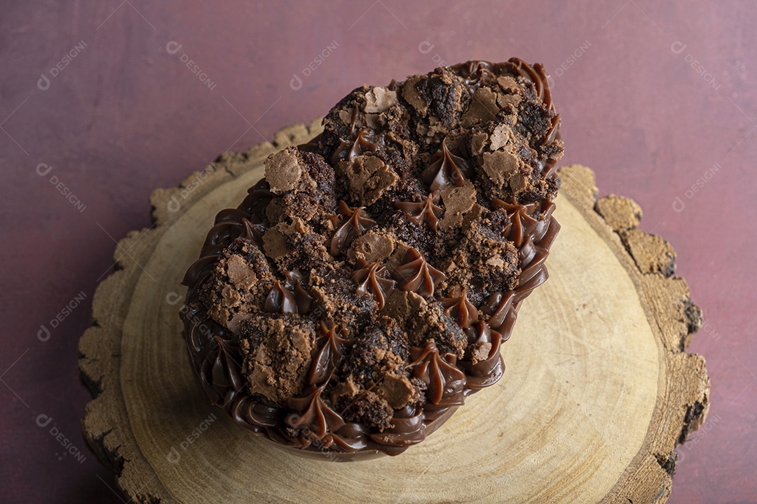 Ovos de pascoa recheio de brigadeiros e brownie