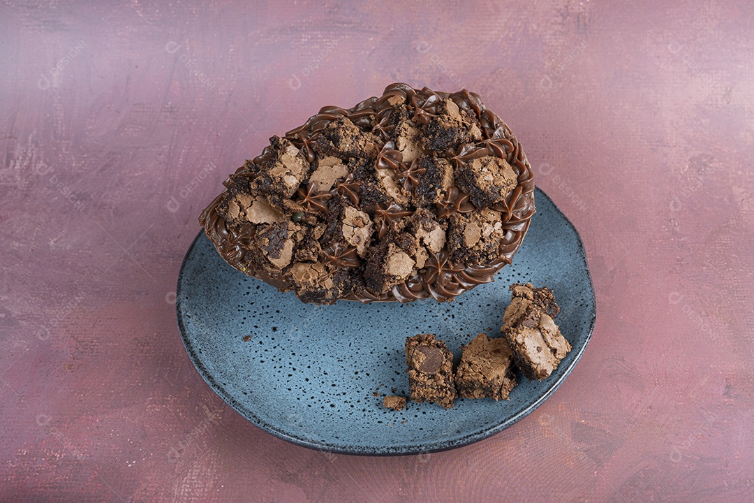 Ovos de páscoa recheio de brigadeiros e brownie