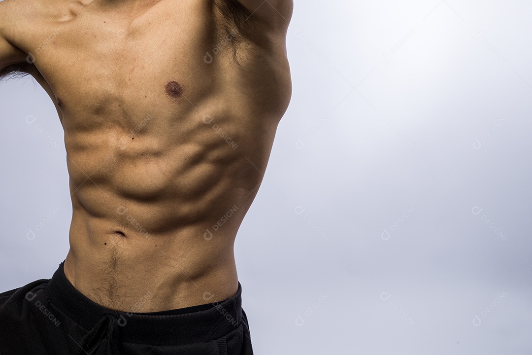 Corpo de homem musculoso